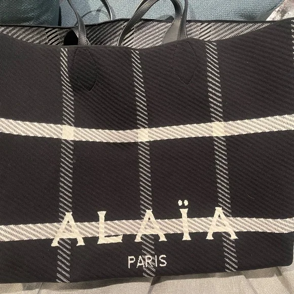 Alaïa Large Checked Logo Tote - Picture 8 of 9